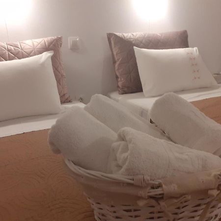 Marili Downstairs Apartments 罗达 外观 照片