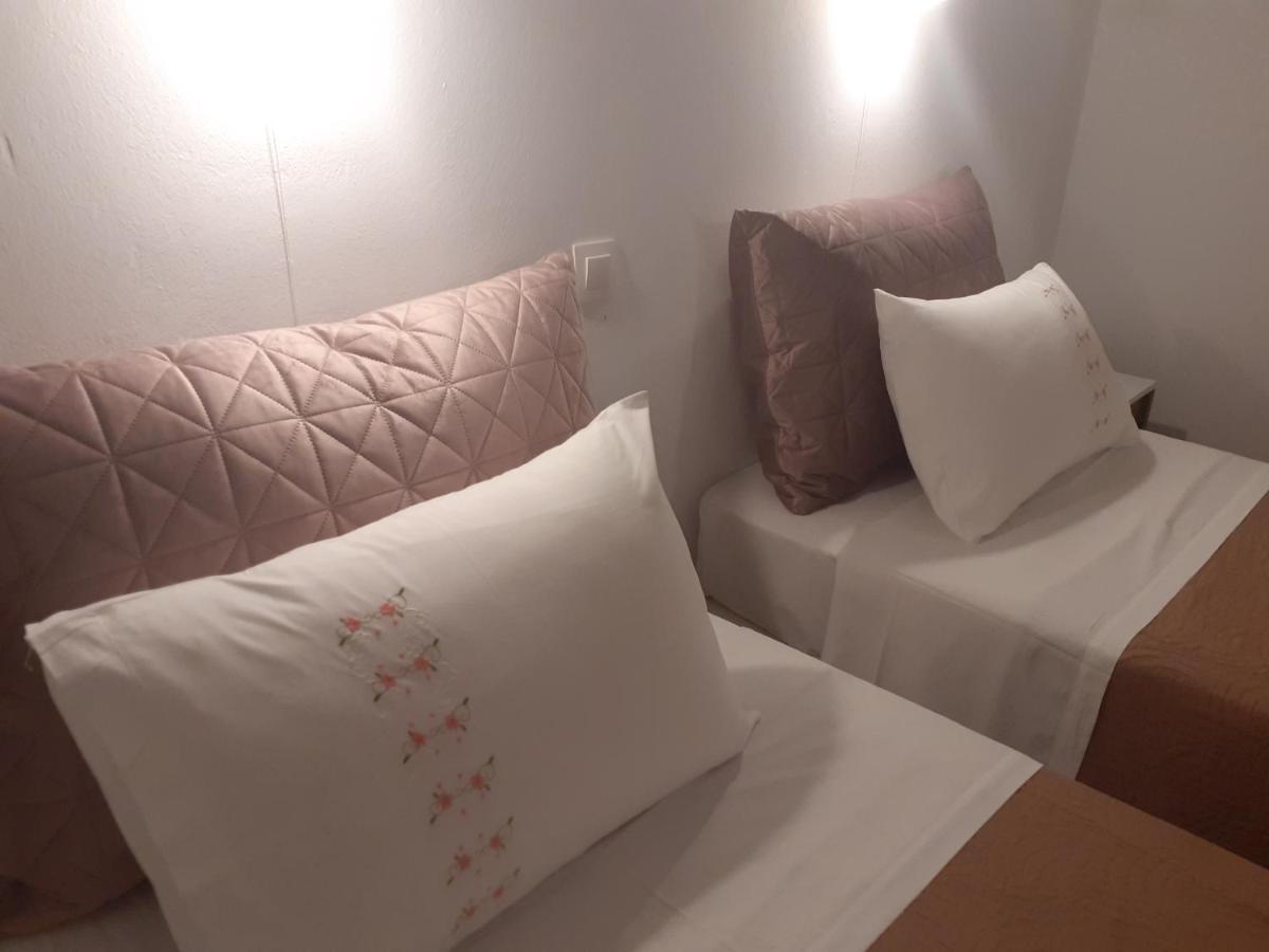 Marili Downstairs Apartments 罗达 外观 照片
