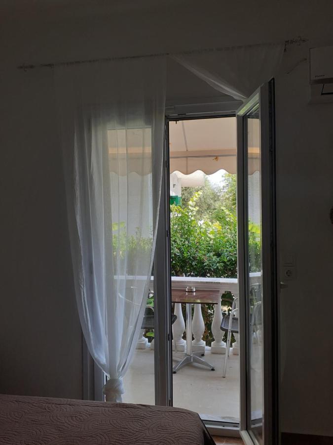 Marili Downstairs Apartments 罗达 外观 照片