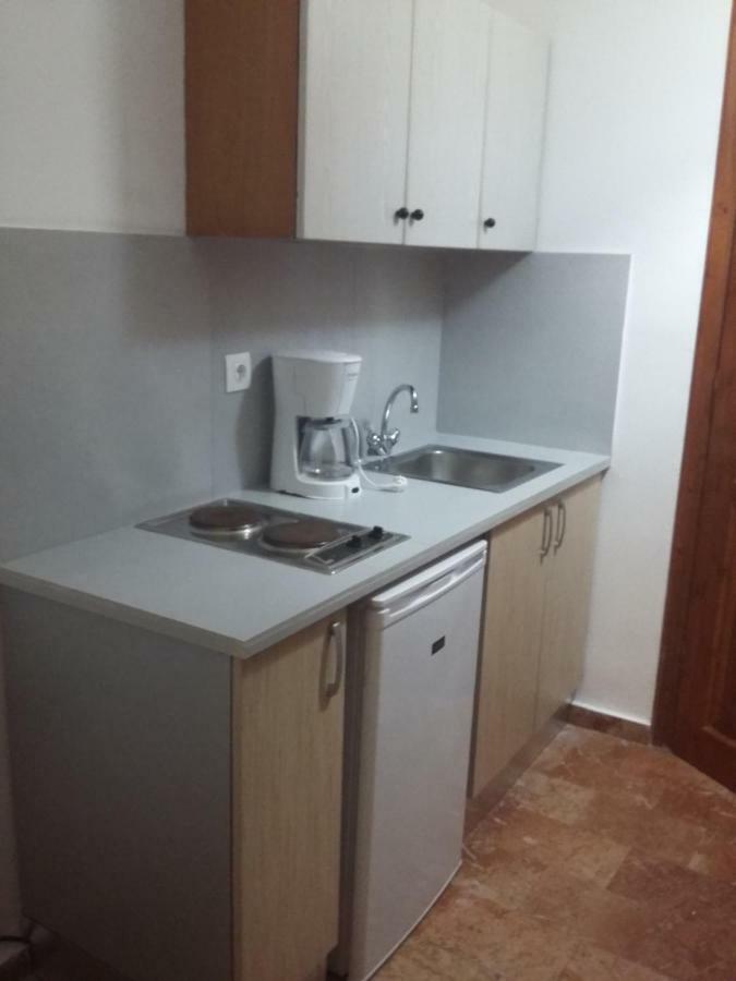 Marili Downstairs Apartments 罗达 外观 照片